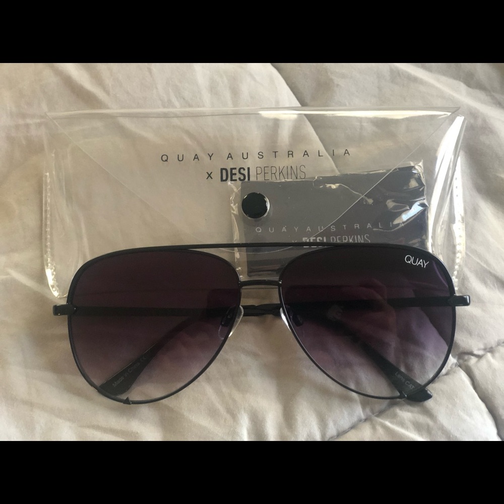 BRAND NEW High Key Black Fade Quay Sunglasses
